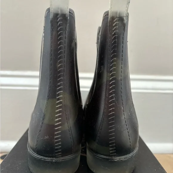 J.Crew Matte Chelsea Rain Boots, Camo, Size 7, EUC - Picture 5 of 6
